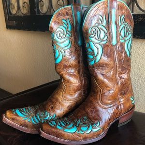 Ariat western boot with turquoise inlay